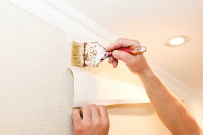 Pose de papier peint à Garganvillar — revêtements muraux et toiles de verre